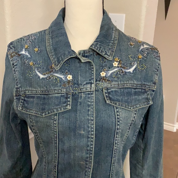 Brandon Thomas blue medium wash denim jean jacket with decorative beading - Picture 5 of 17
